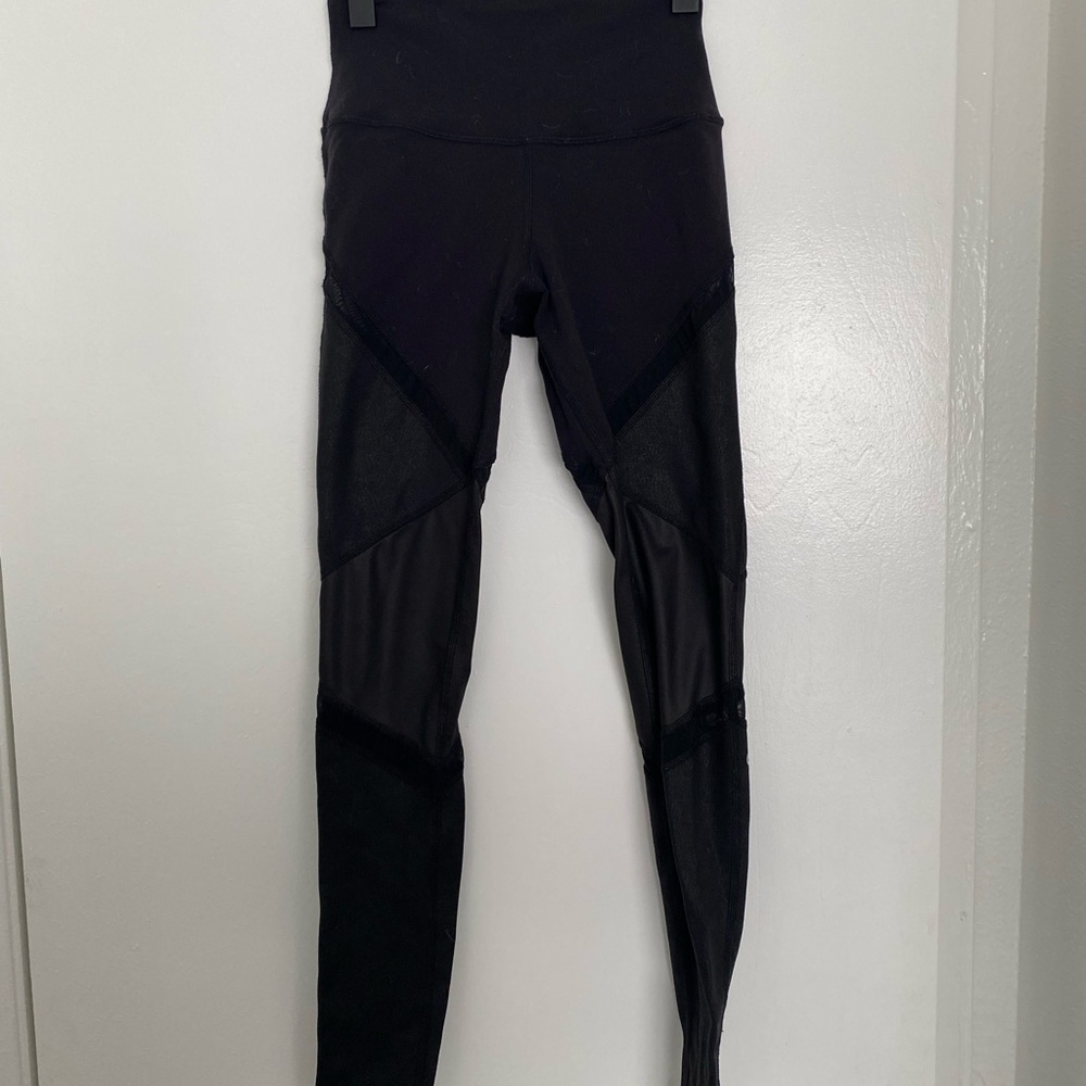 Gym shark leggings
